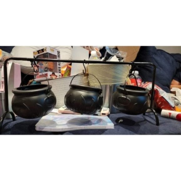 Set of 3  Black Plastic Witches Cauldron Serving Bowls for Halloween Party - Picture 2 of 9